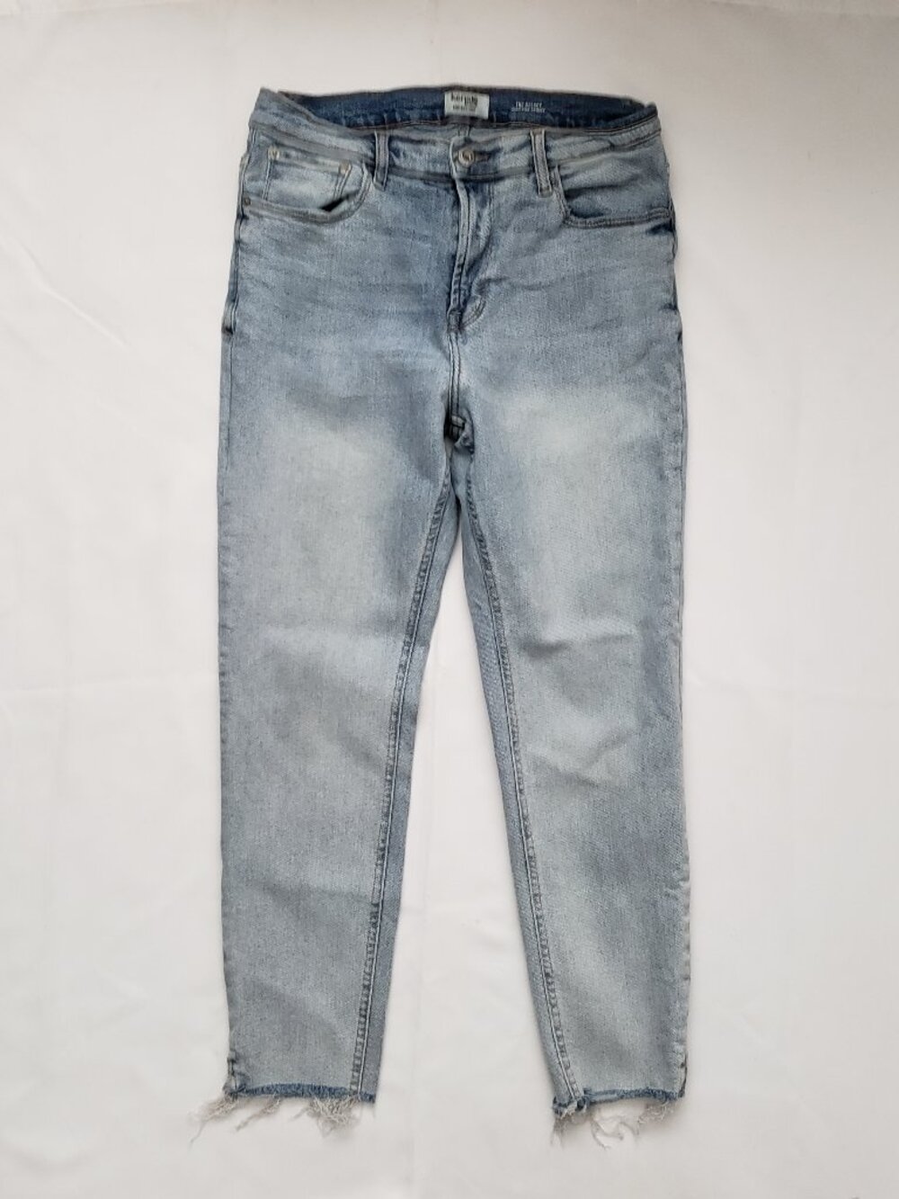 Kensie Vintage Luxe The Kelsey size 10 / 30 high rise light blue jeans raw hem